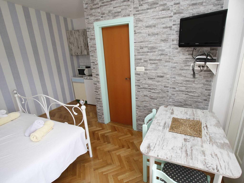 Apartments Srdjan Makarska Exterior foto